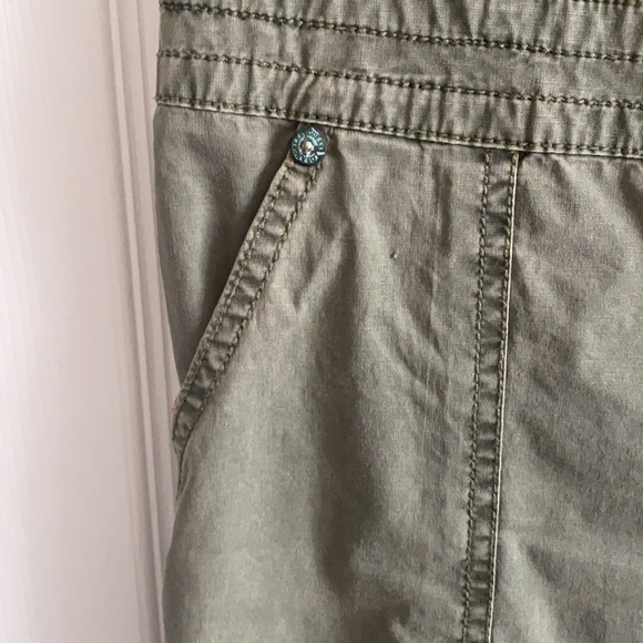 Beautiful one piece Guess khaki - Picture 4 of 5